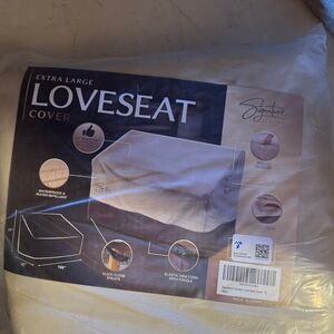 Signature Cream Furniture Cover Accents‎